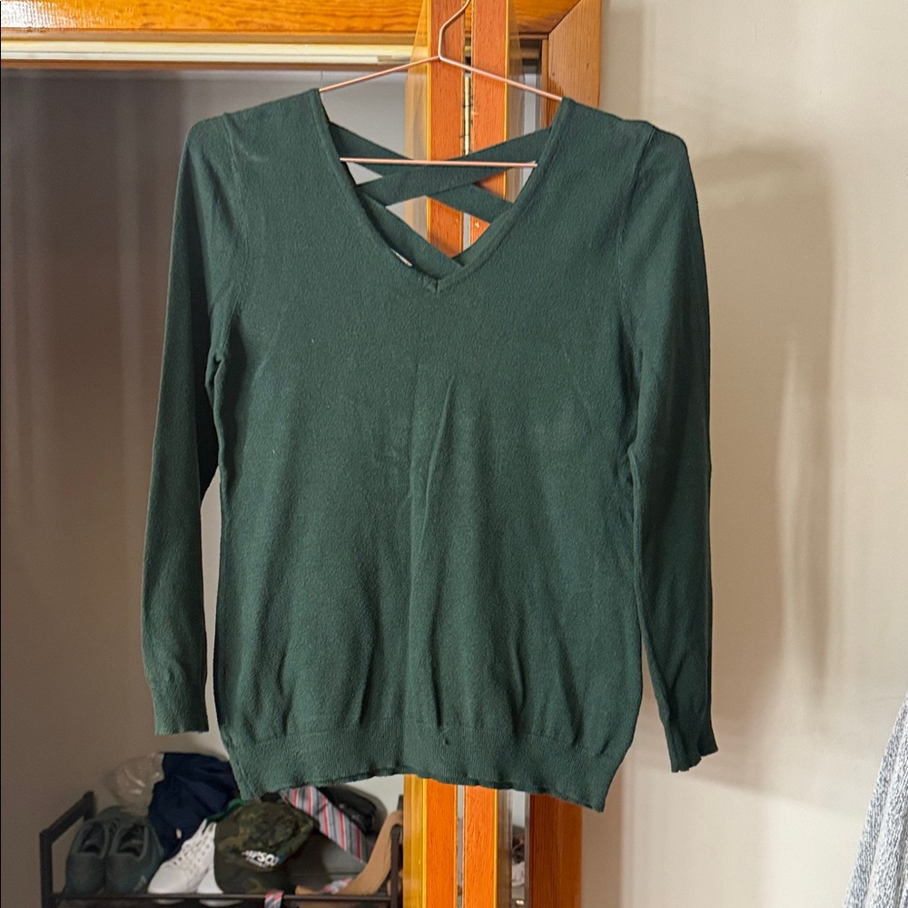 Elegant Green V-Neck Sweater